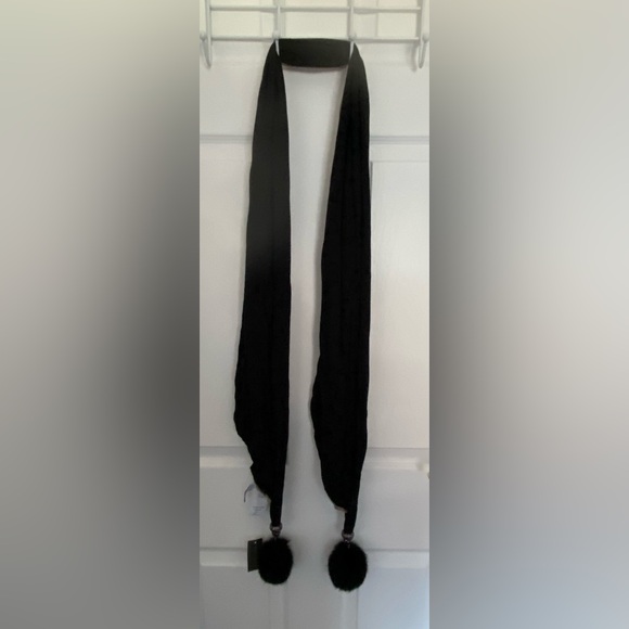 Woman’s Scarf - Picture 2 of 4